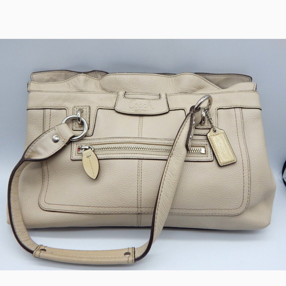 Coach Beige F14682 Leather Shoulder Bag